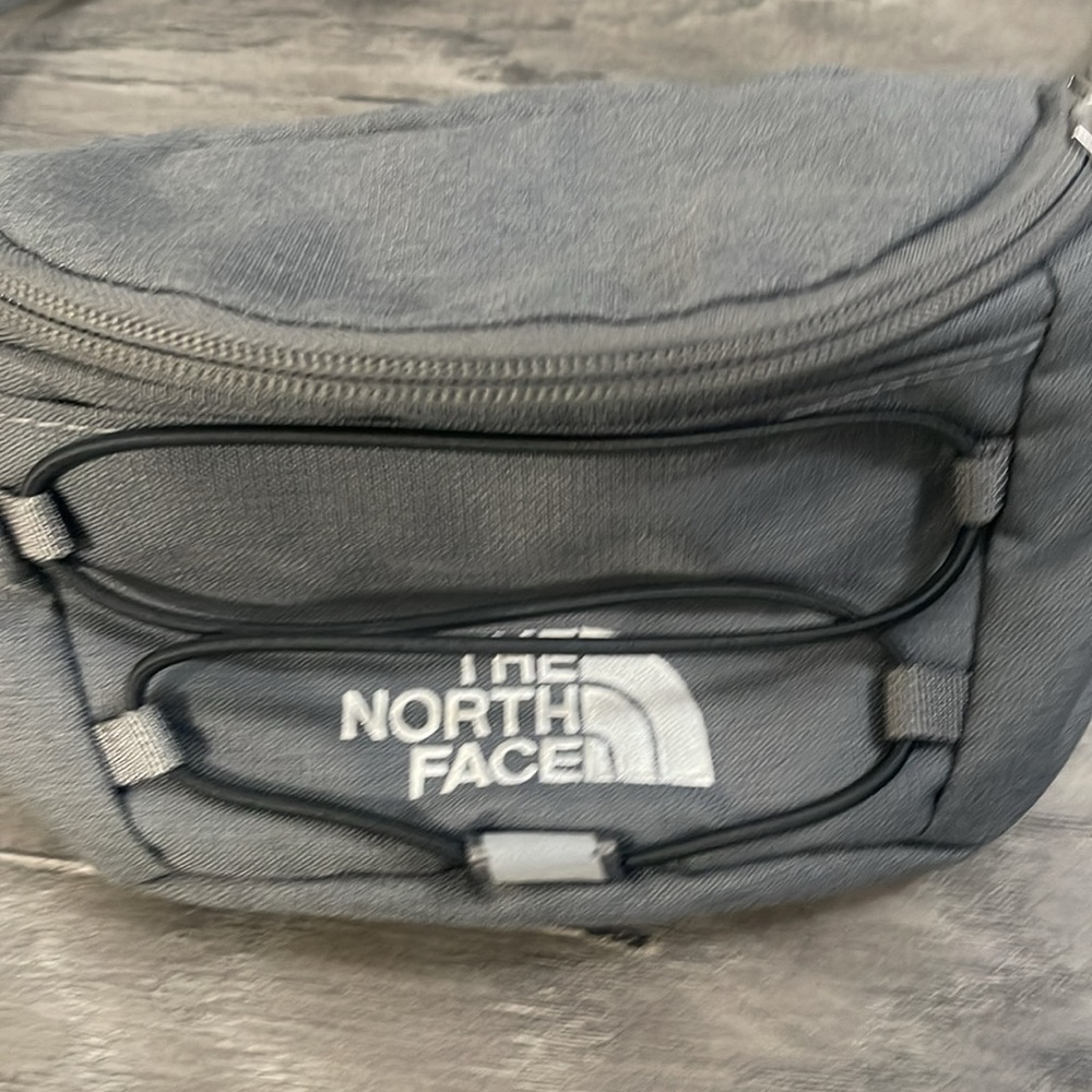 The North Face Waist bag 
Great condition 
Good quality - Picture 3 of 6
